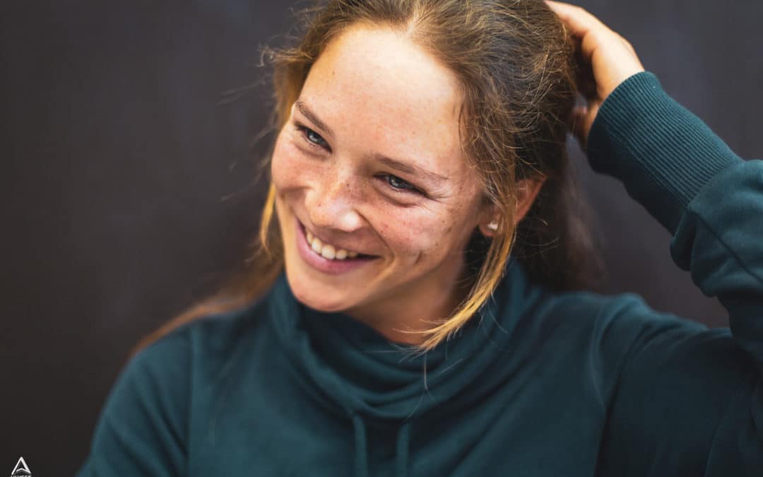 Escalade inspirée : quand Caroline Ciavaldini grimpe avec les mots de Stéphanie Bodet
