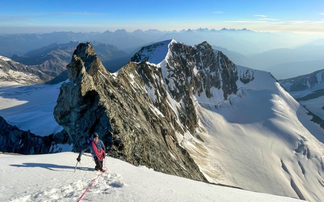 Weisshorn : grande traversée aérienne sur l&rsquo;un des plus beaux 4000m de Suisse