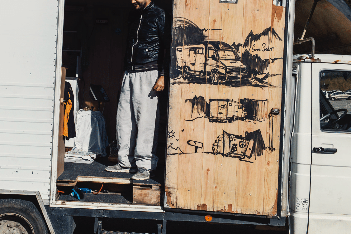 saisonniers-camion-chamonix-2-©Ulysse-Lefebvre.png