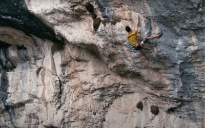 Adam Ondra rend l’impossible possible dans Inga (8c+/9a)