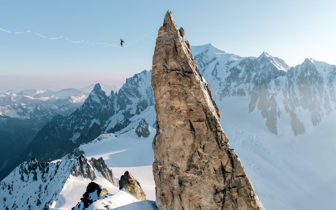 Highline : les Passagers du vide relient la Dent du Géant au mont Mallet dans le massif du mont-Blanc