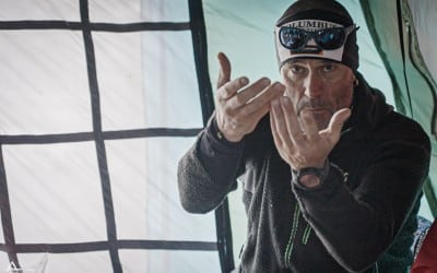 Comment un himalayiste italien, Marco Confortola, continue de mentir sur ses 8000