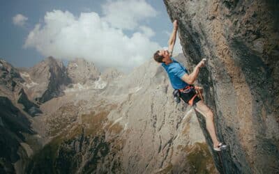 Adam Ondra dans les voies de légende des Dolomites